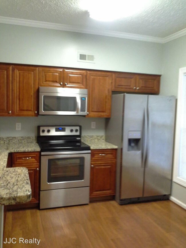 Building Photo - 3 br, 2.5 bath House - 1526 Creek Court