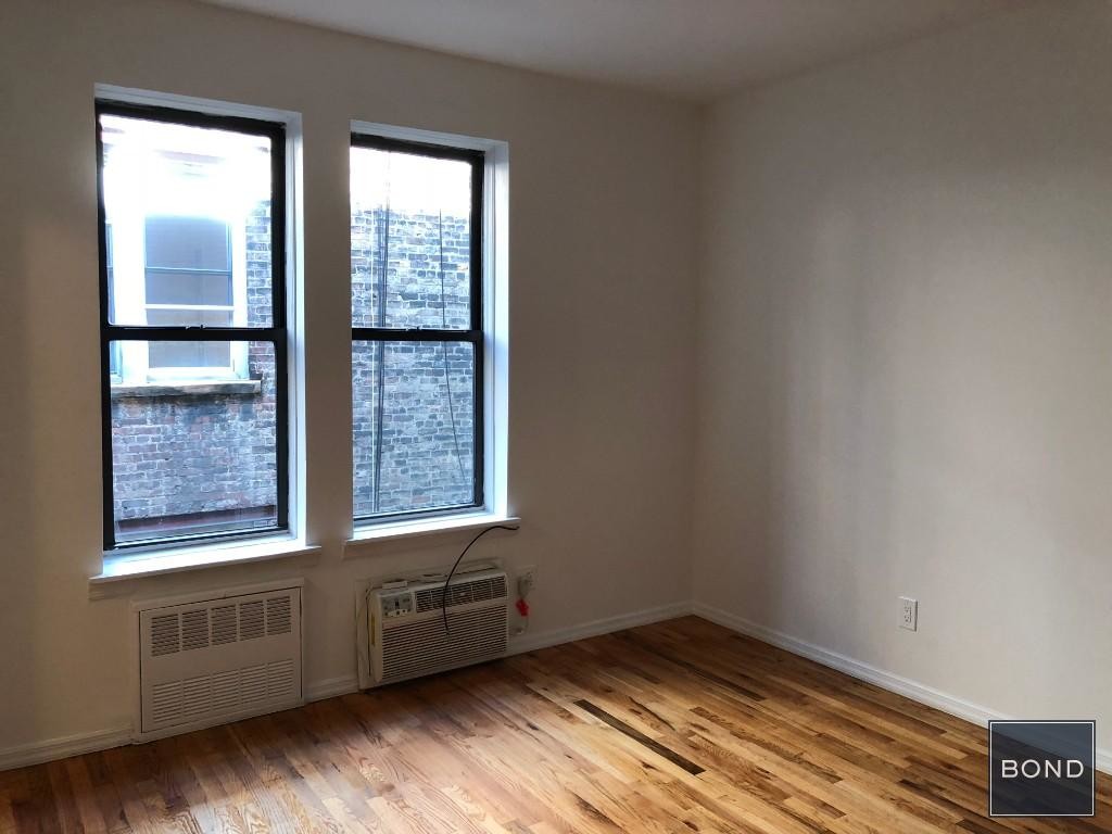 Primary Photo - 425 E 65th St