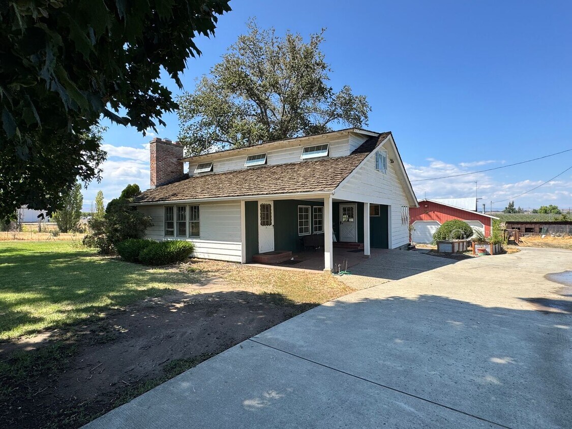 Foto principal - West Valley 3 bedroom country home with 3 ...