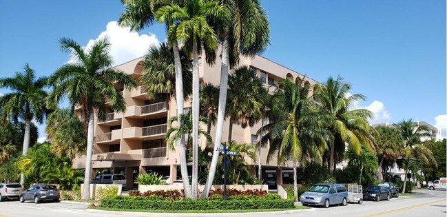 Building Photo - 9200 Bay Harbor Terrace