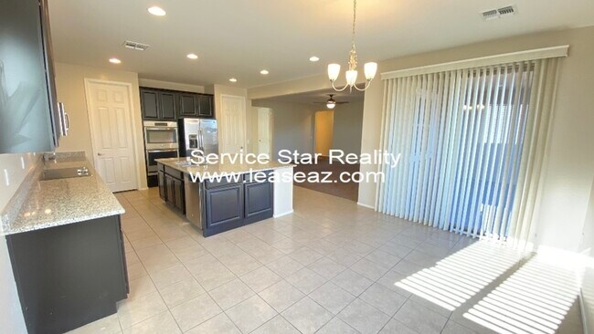 Building Photo - 3013 W Donner Dr