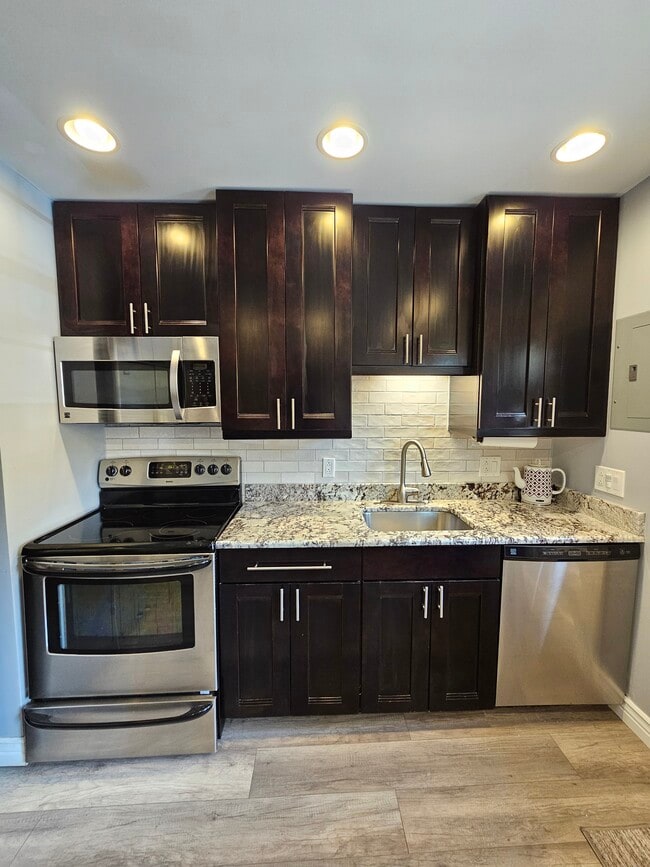 Building Photo - 4073 Spruce Way