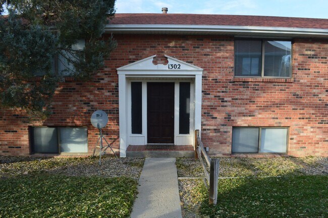 Building Photo - 1302 S Lowell St