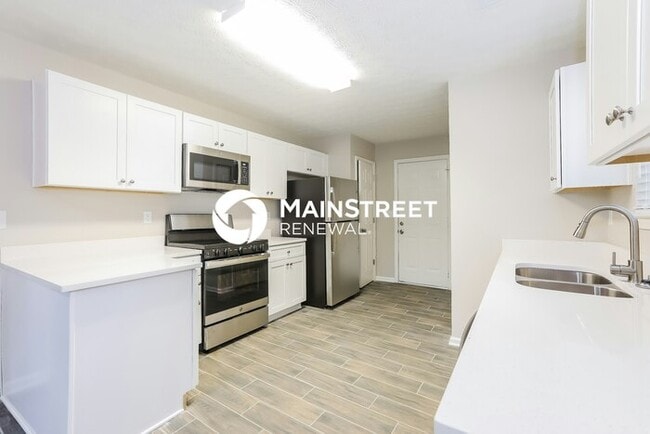 Building Photo - 3 Bedroom Pet-Friendly Home in COVINGTON, GA with Main Street Renewal