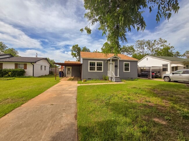 Building Photo - Cute 2 or 3 bedroom 1 bath near OBU