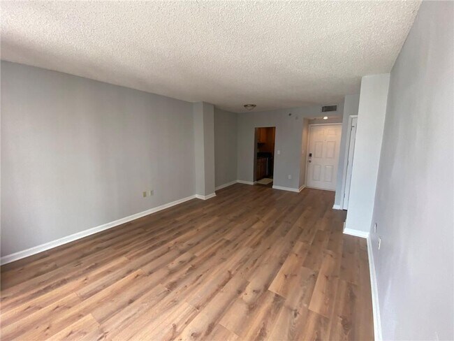 Foto del edificio - 1280 W Peachtree St NW