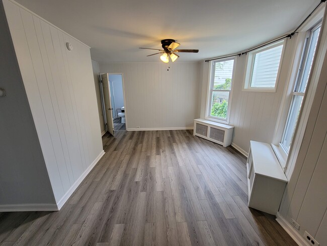 livingroom - 257 Partridge St