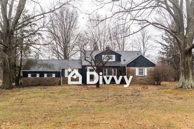 Foto del edificio - 145 N Strawberry Ln