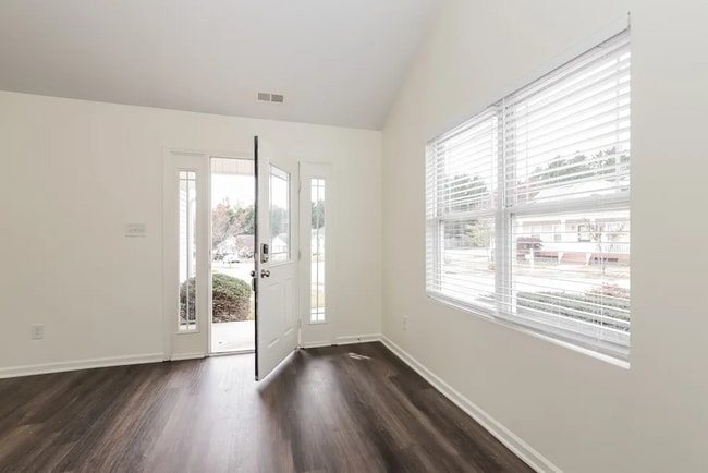 Building Photo - 297 Maynard S Dr