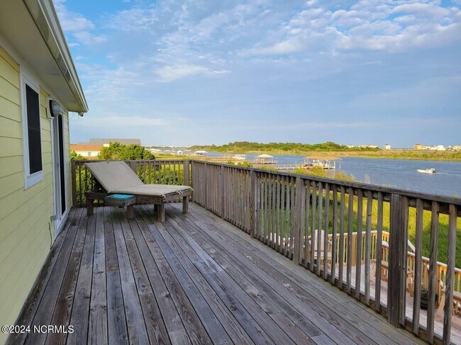 Building Photo - 317 Waterway Dr