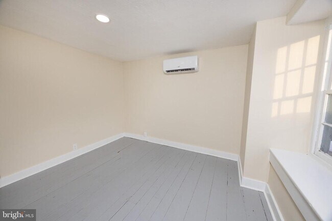 Foto del edificio - 6192 Lower York Rd