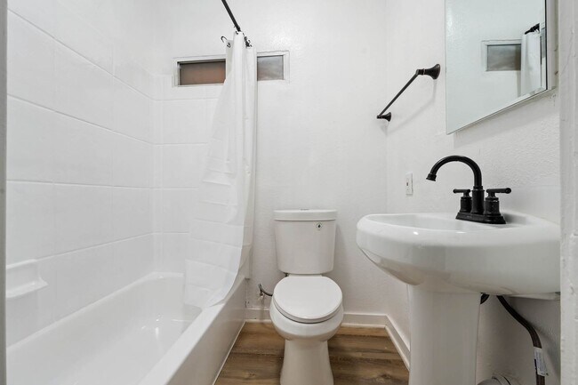Foto del edificio - 2628 Brighton Ave