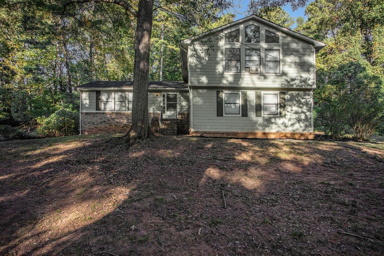 4 bdrm, 2.5 bath in Stonecrest - 4 bdrm, 2.5 bath in Stonecrest