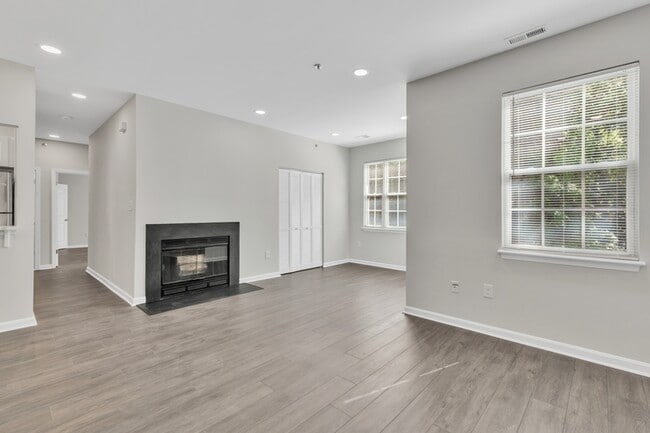 Building Photo - 606 Rolling Hill Walk