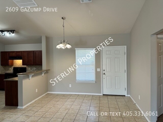 Building Photo - 2609 GaZump Dr