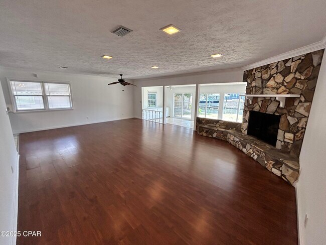 Foto del edificio - 205 Sunset Ln