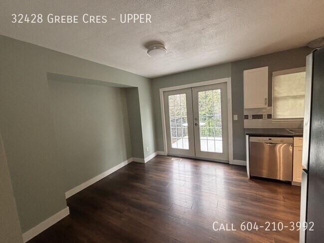 Building Photo - Clean Simple Home