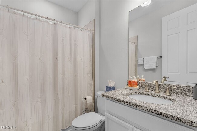Foto del edificio - 425 Coral Reef Pl