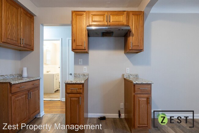 Building Photo - 3 br, 1 bath House - 20487 Packard St