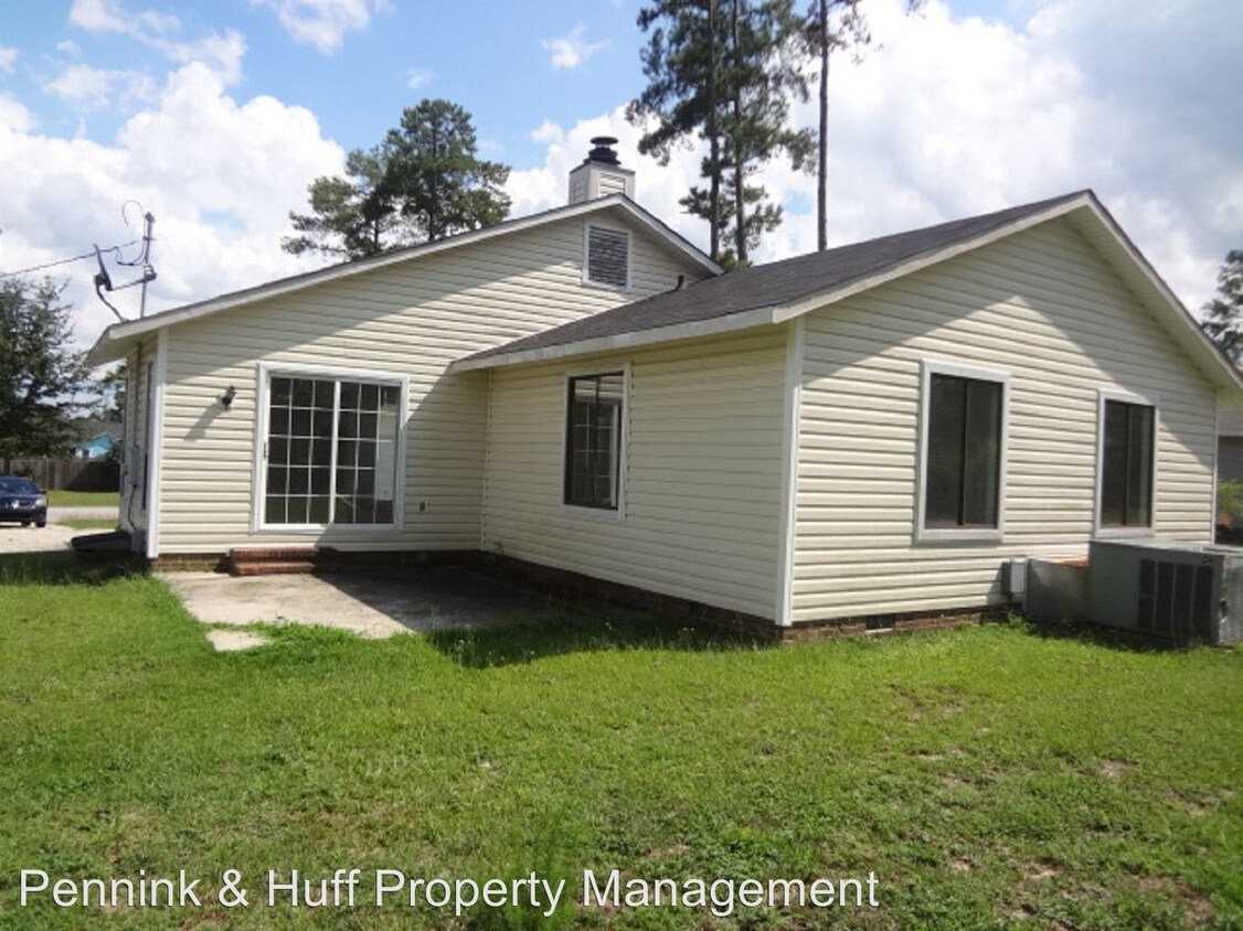 Building Photo - 1360 Fraser Dr
