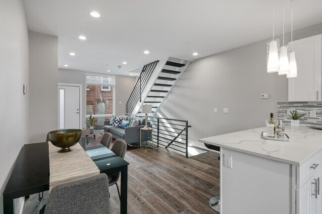 Foto del edificio - 1343 N Newkirk St