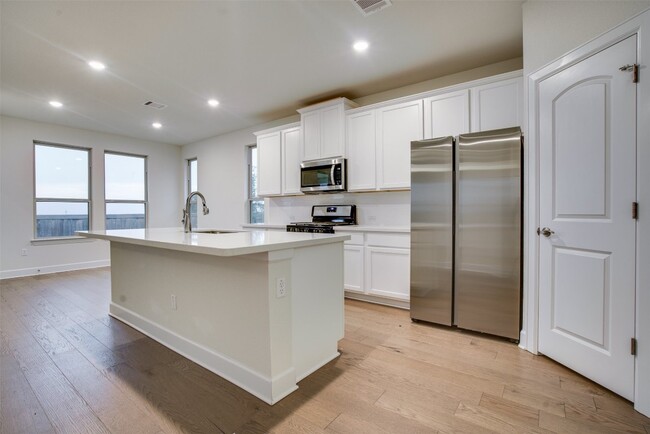 Foto del edificio - 8612 Cumbrae Ln