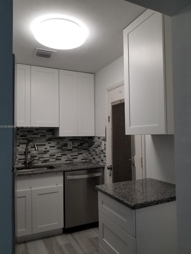 Foto del edificio - 2990 NE 16th Ave