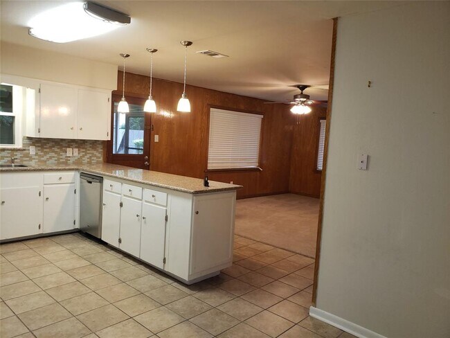 Foto del edificio - 10047 Westview Dr