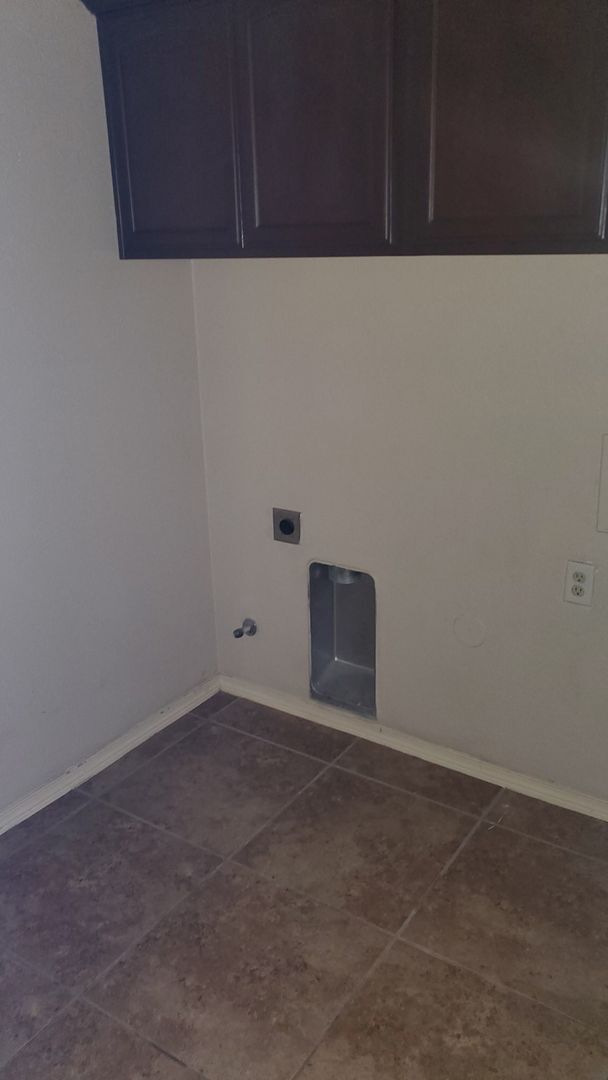 Foto del edificio - HOME FOR RENT ON THE EASTSIDE