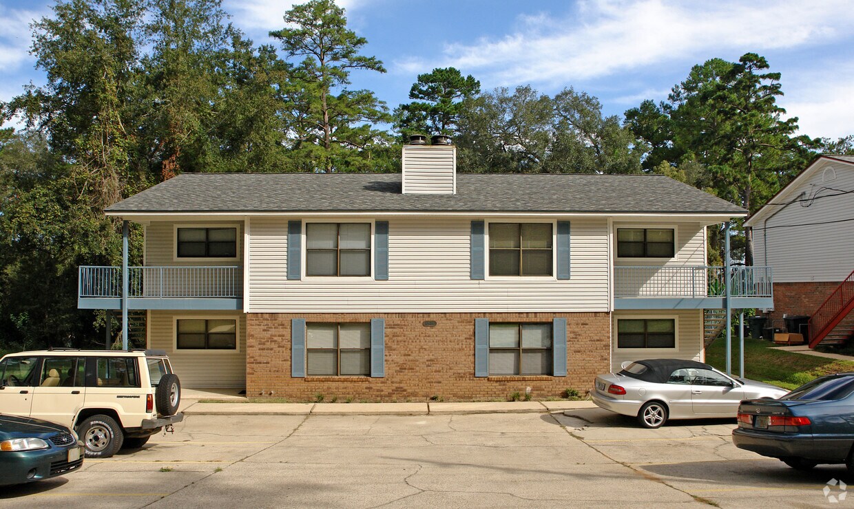 Primary Photo - 1504 Pullen Rd