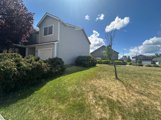 Building Photo - 7643 Coloma St