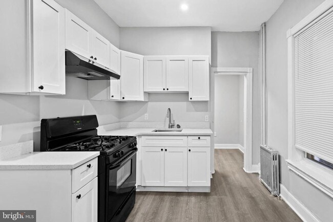 Building Photo - 3027 N Front St