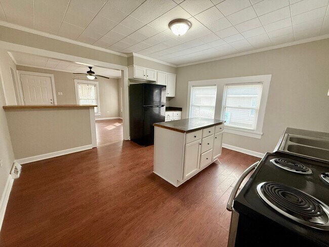 Building Photo - 409 N Crigler St