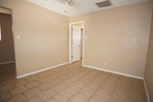 Foto del edificio - 8604 Lawson St