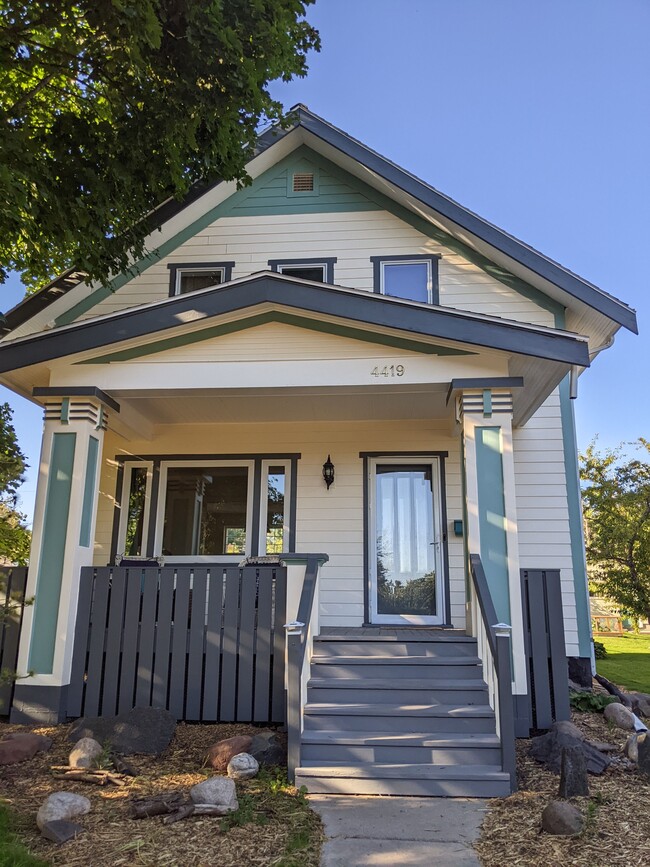 Building Photo - 4419 Cooke St