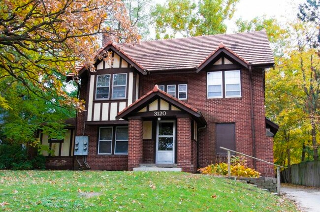 Foto del edificio - 3120 Cottage Grove Ave