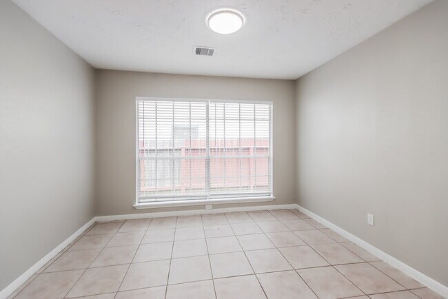 Foto del edificio - 5414 Garden Village Dr