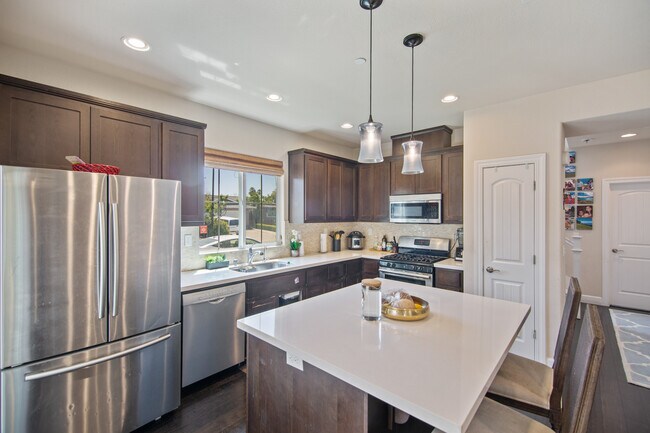 Building Photo - 5539 Southcrest Way
