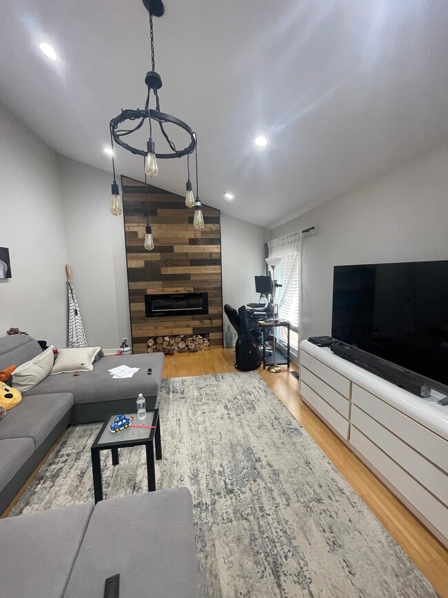 Building Photo - 1160 Osterman Ave