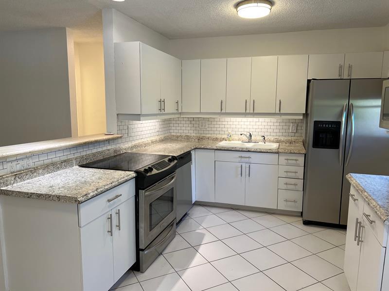 Foto principal - 220 NE 18th Ave