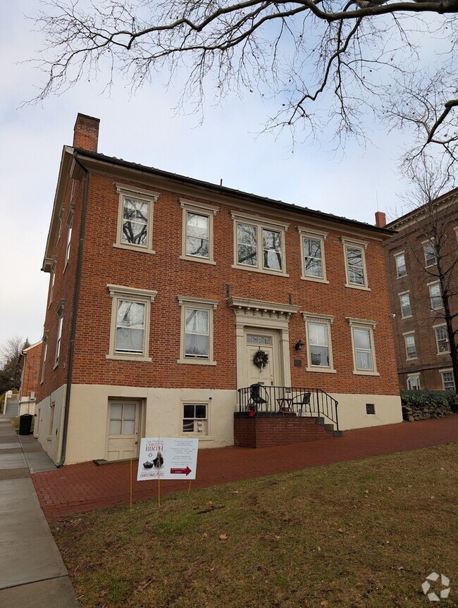 Building Photo - 426-2 Heckewelder Pl