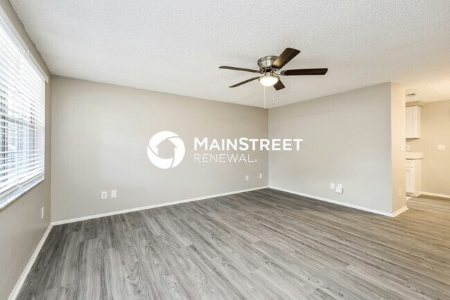 Building Photo - 3 Bedroom Pet-Friendly Home in SARASOTA, FL with Main Street Renewal