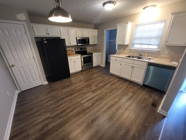Building Photo - 4121 Turner's Bend
