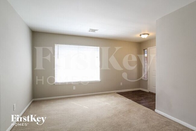 Foto del edificio - 7318 River Pines Dr