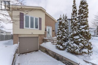 Building Photo - 766-766 Cataraqui Woods Dr