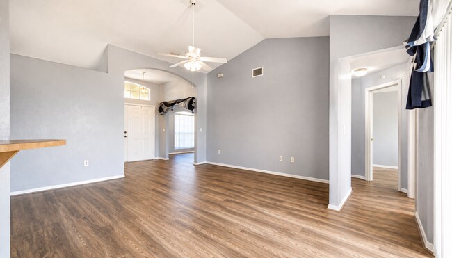 Foto del edificio - 954 Highland Crest Cir