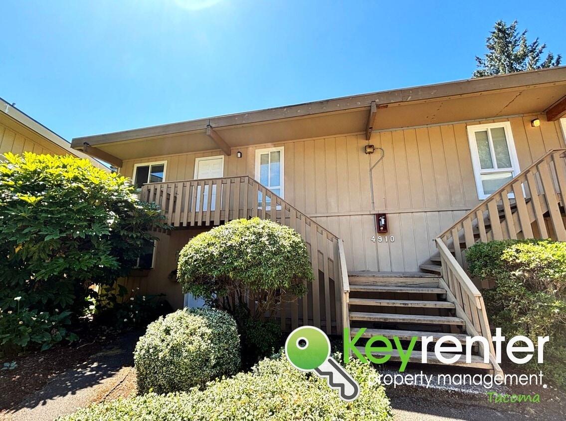 Foto principal - Modern 2-Bedroom Condo for Rent in Edgewoo...