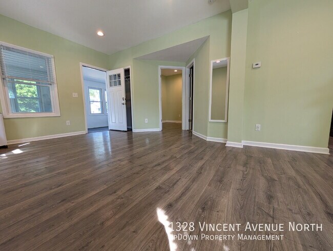 Foto del edificio - 1328 N Vincent Ave