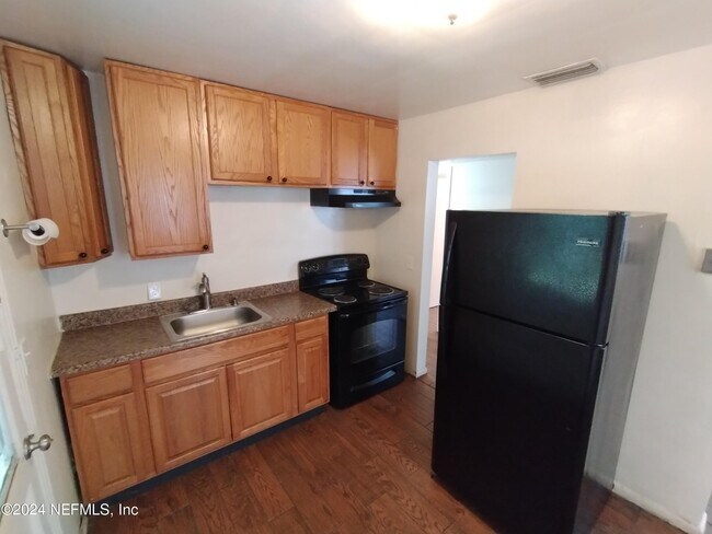 Building Photo - 4838 W Virginia Ave