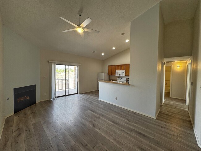 Building Photo - 1105 Meadowlark Way SE
